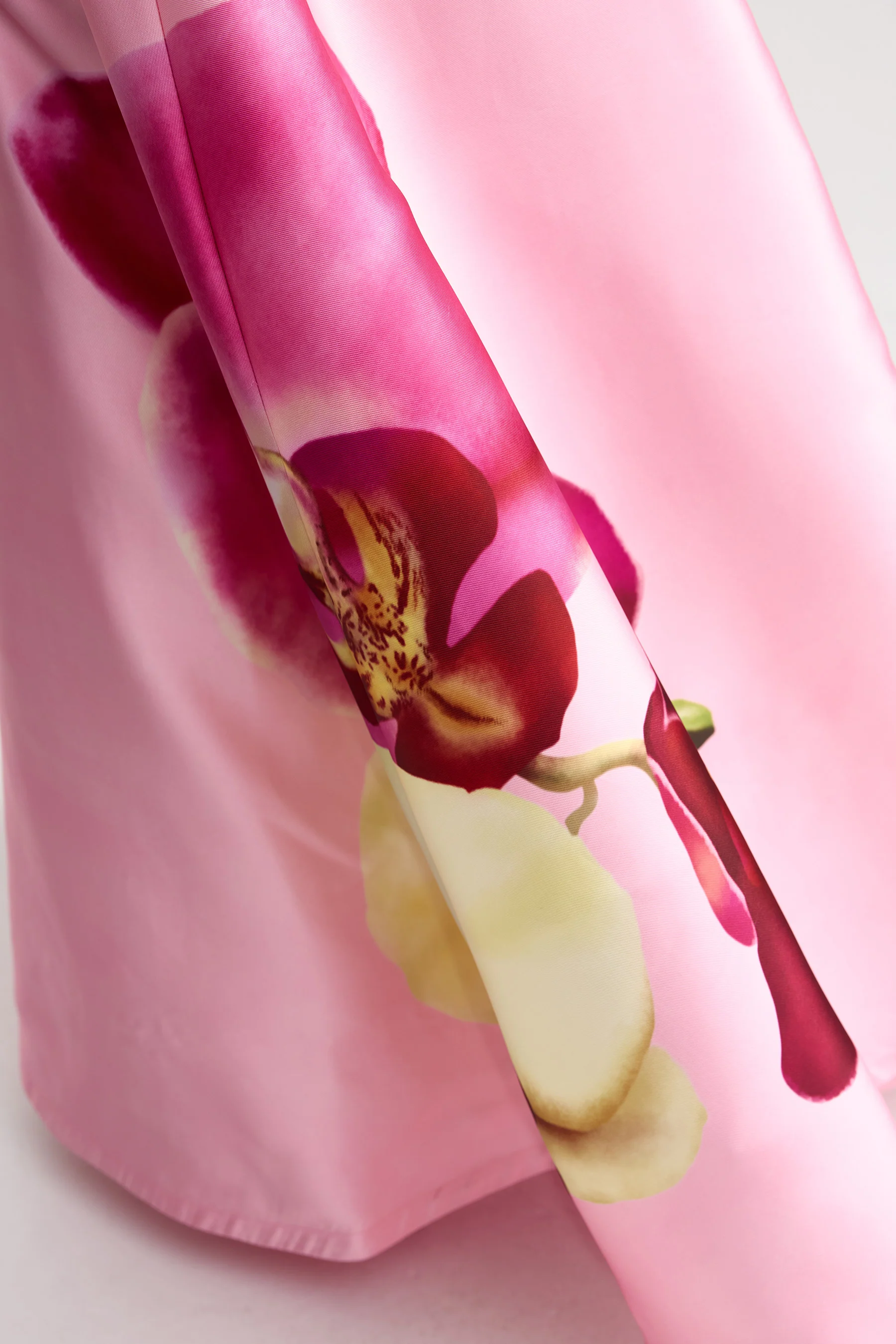 AUDREY GOWN ICING PHALAE - Image 6