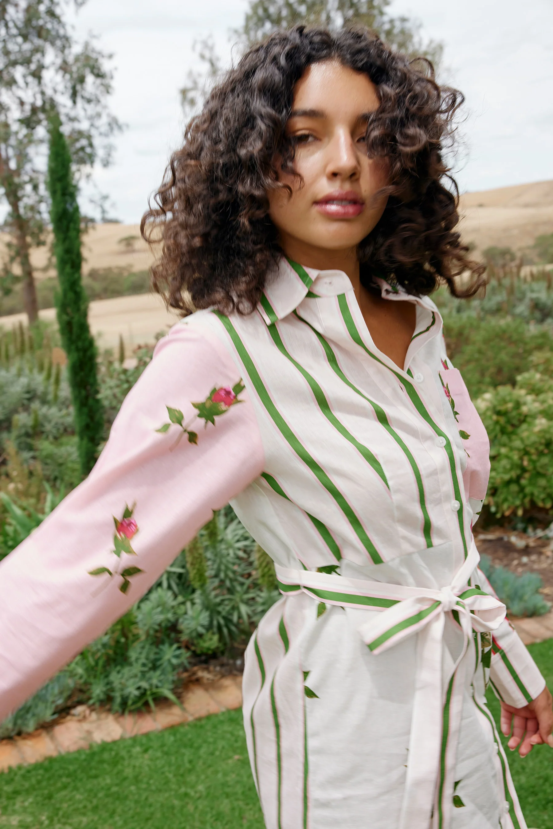 DEMI DRESS IN MULTI ANTIQUE ROSE - Image 4