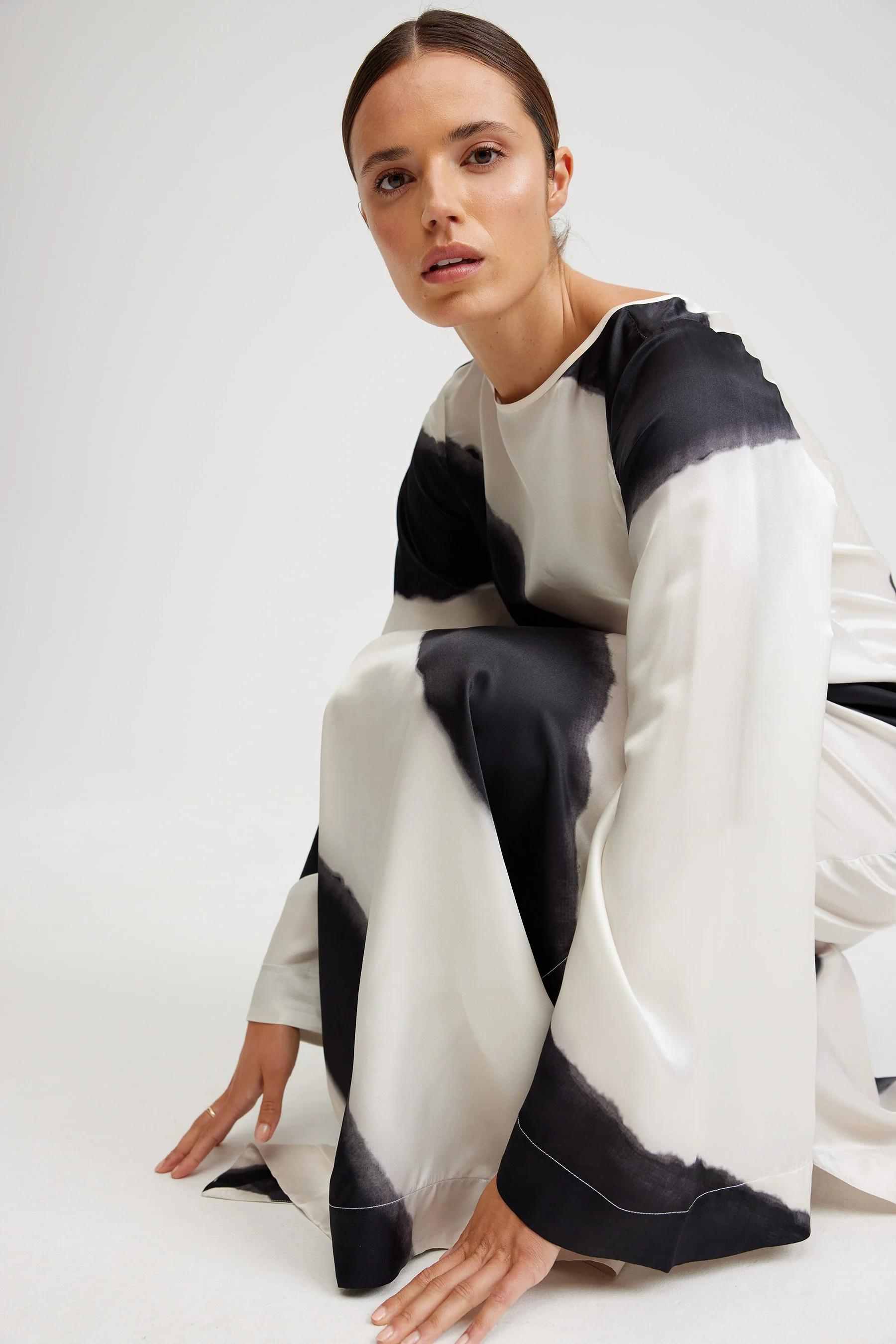 HEIDI DRESS IN NERO/MILK - Image 3