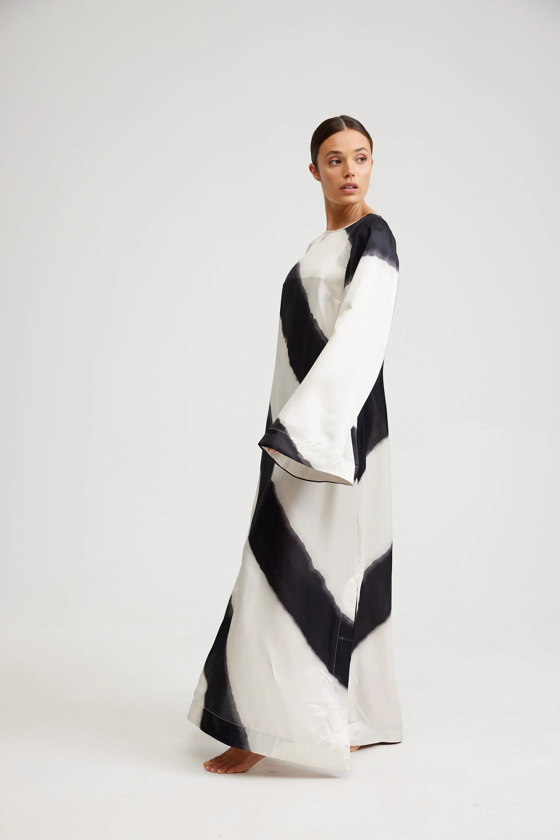 HEIDI DRESS IN NERO/MILK - Image 4