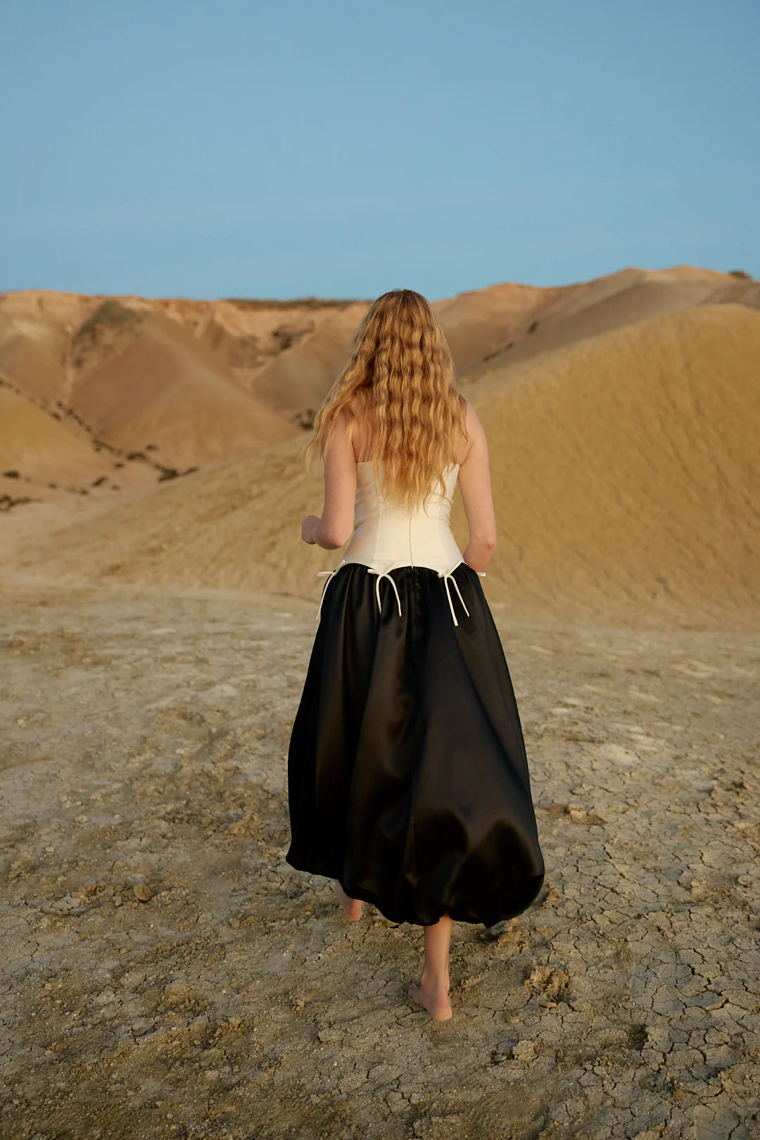 MARGUERITE GOWN NERO ANTIQUE - Image 4